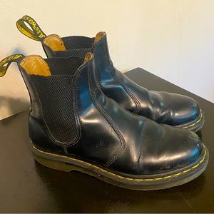 Dr. Martens Chelsea Boot 2976